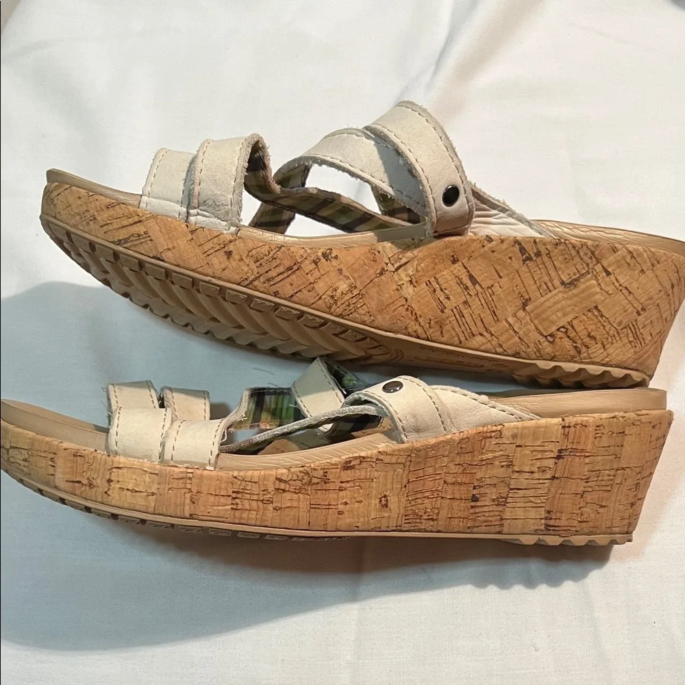 CROCS Cream Strappy Sandals